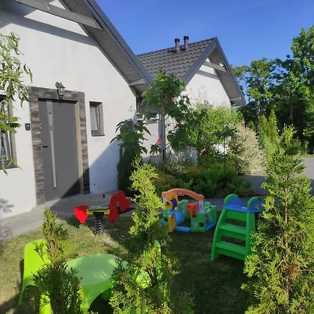 Pod Katalpami Nyaraló