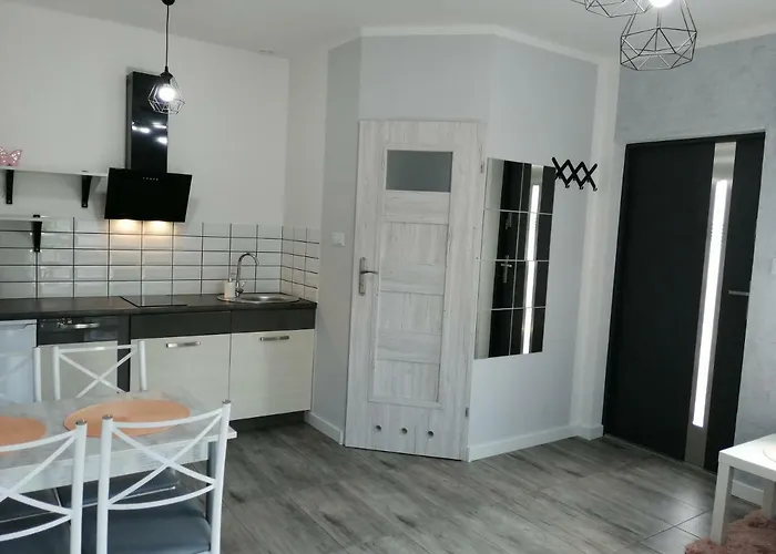 Pod Katalpami Миколайки