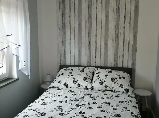 Pod Katalpami * Миколайки